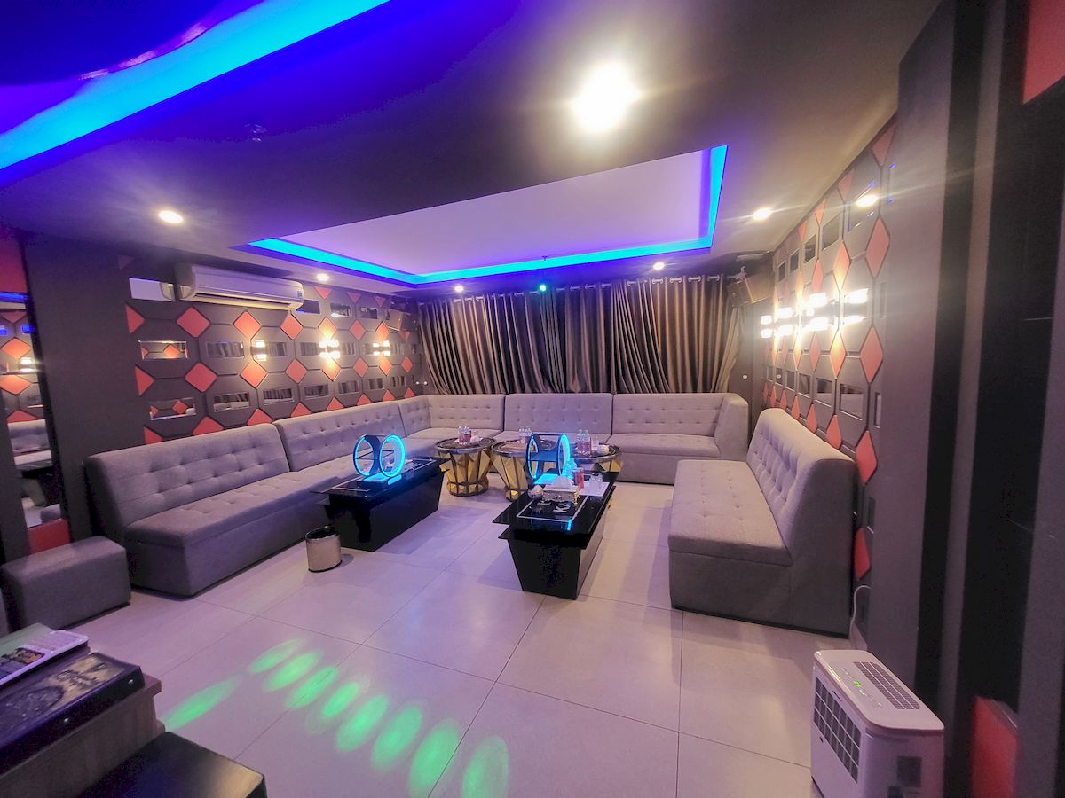 업타운 가라오케 내부 1